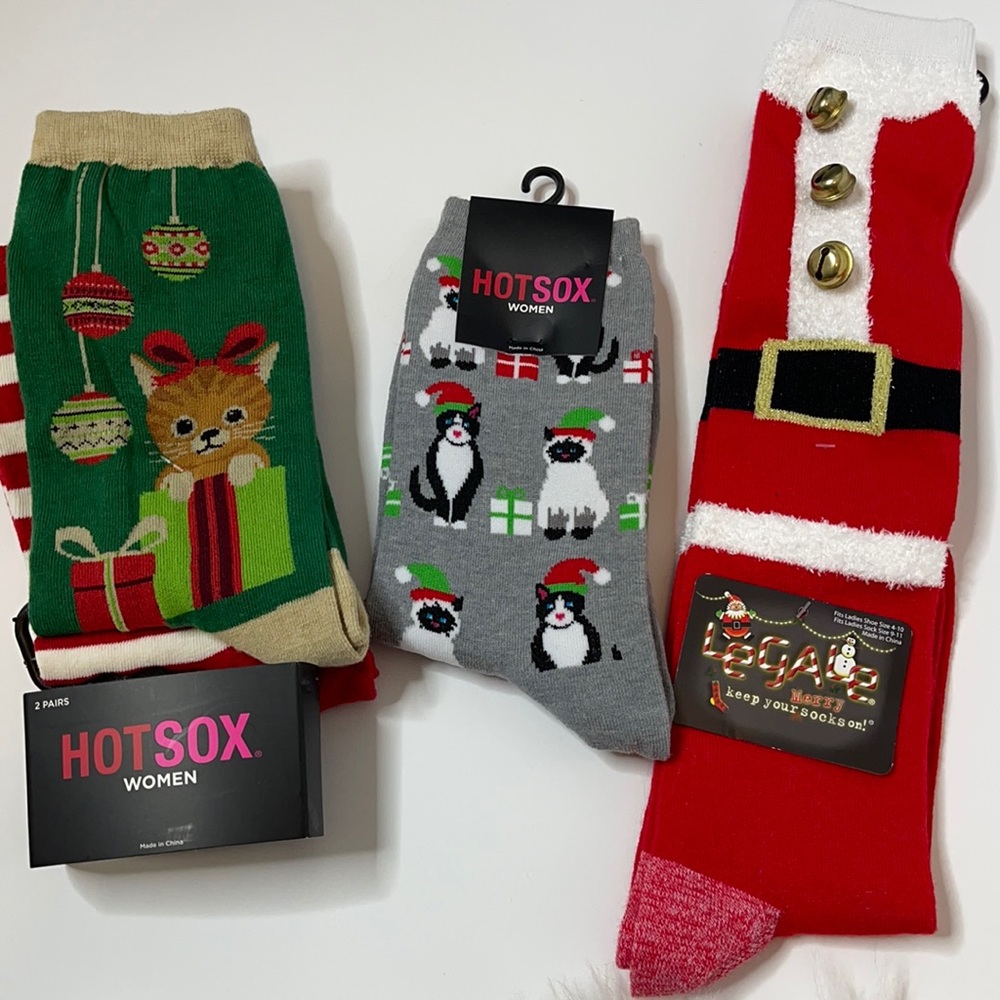 Hot Sox and Legale 4 Pairs Assortment of Christmas Holiday Socks - Picture 1 of 10